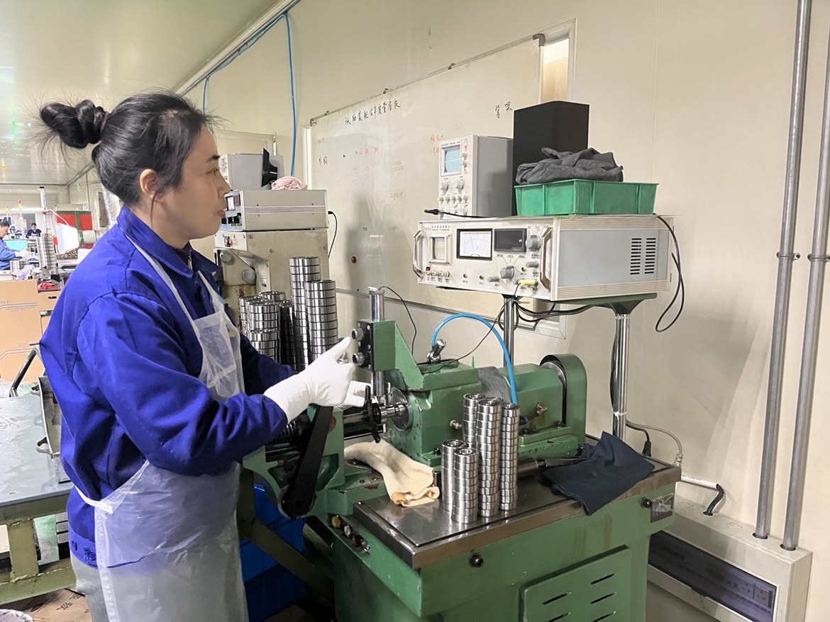 高速精密角接觸球軸承在機(jī)床主軸中的常見安裝形式是怎么樣的？